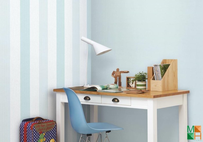 Giấy dán tường kẻ sọc trắng xanh cho phòng khách